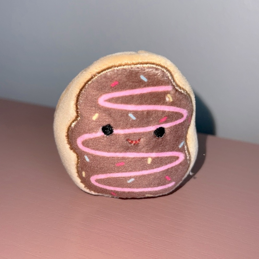 Squishmallows Squishville Deja the Donut 🍩💓
